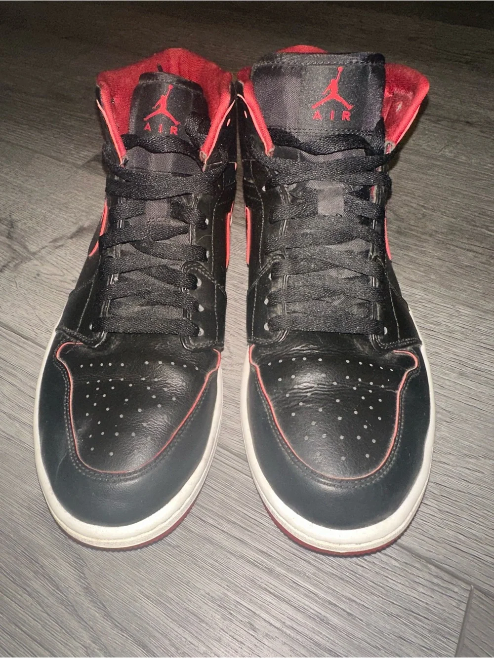 2015 Jordan Men's Mid-Top Sneakers in Black and Red